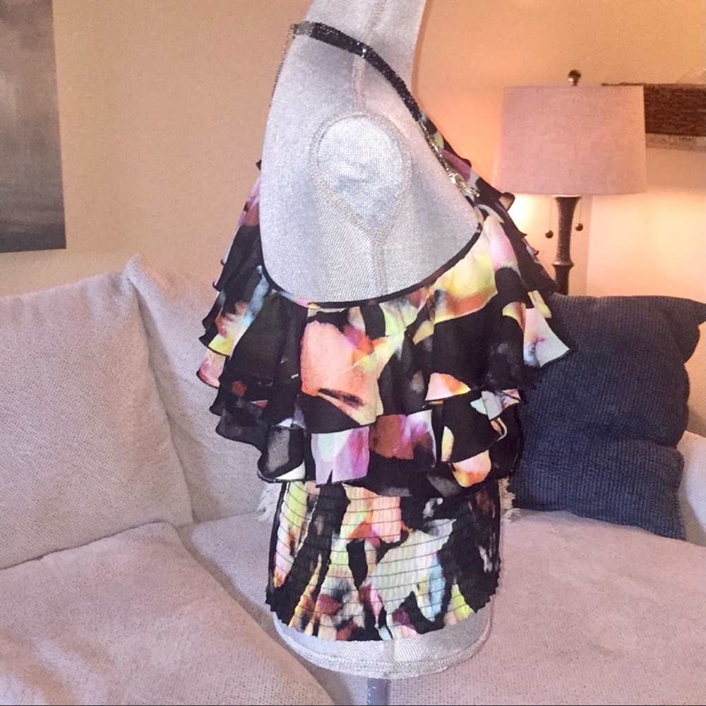 Ruffled top - Picture 3 of 7